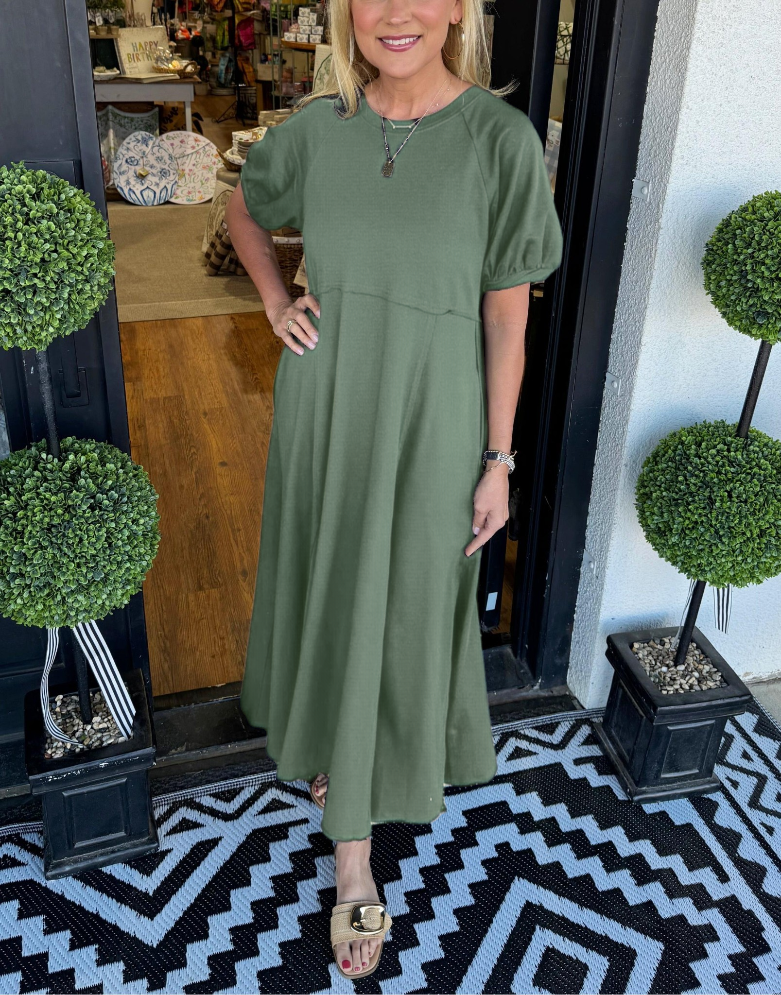 🔥Women's Solid Color Puff Sleeve Round Neck Long Dress（Buy 2 Free Shipping）