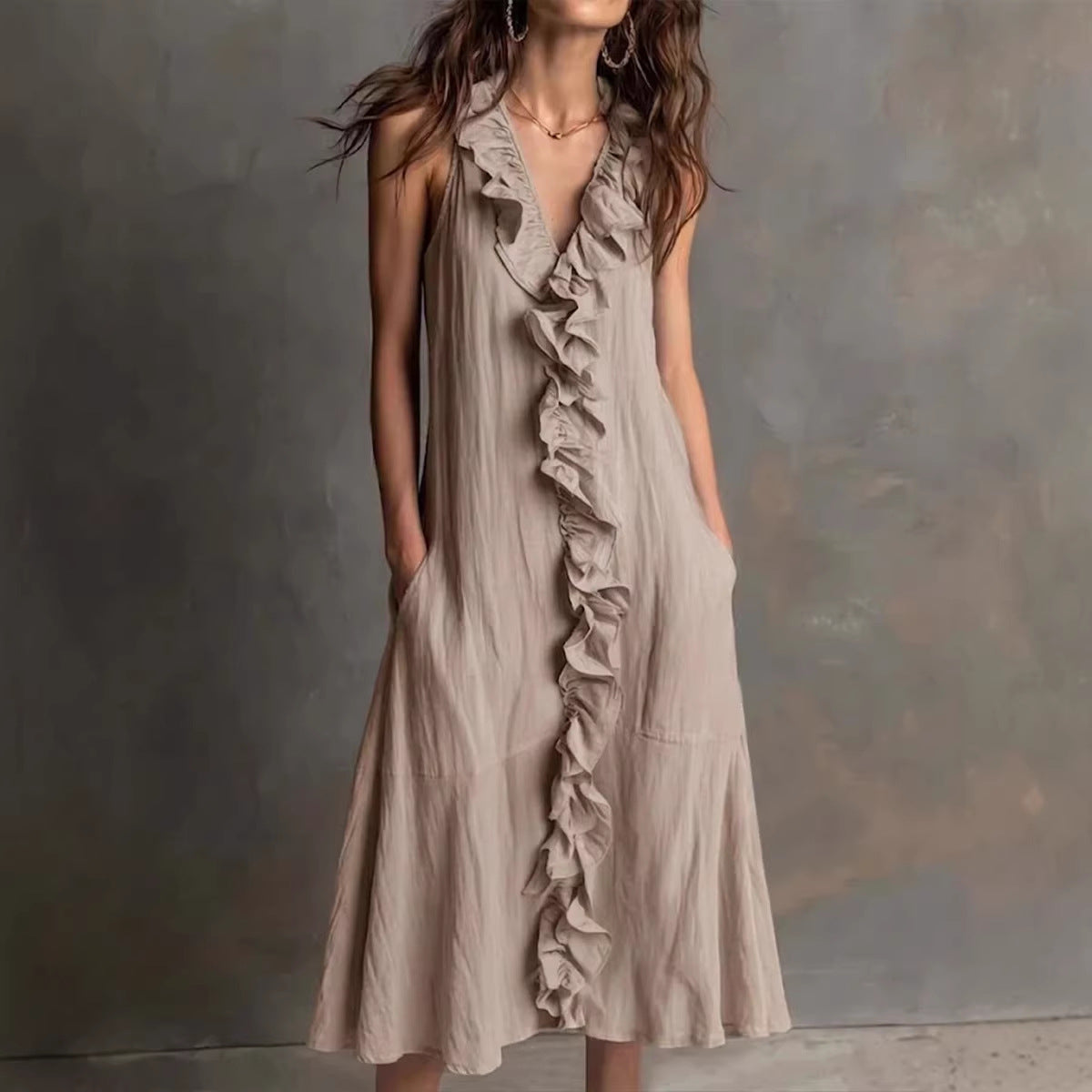 🌿 Ruffle V-Neck Sleeveless Midi Dress